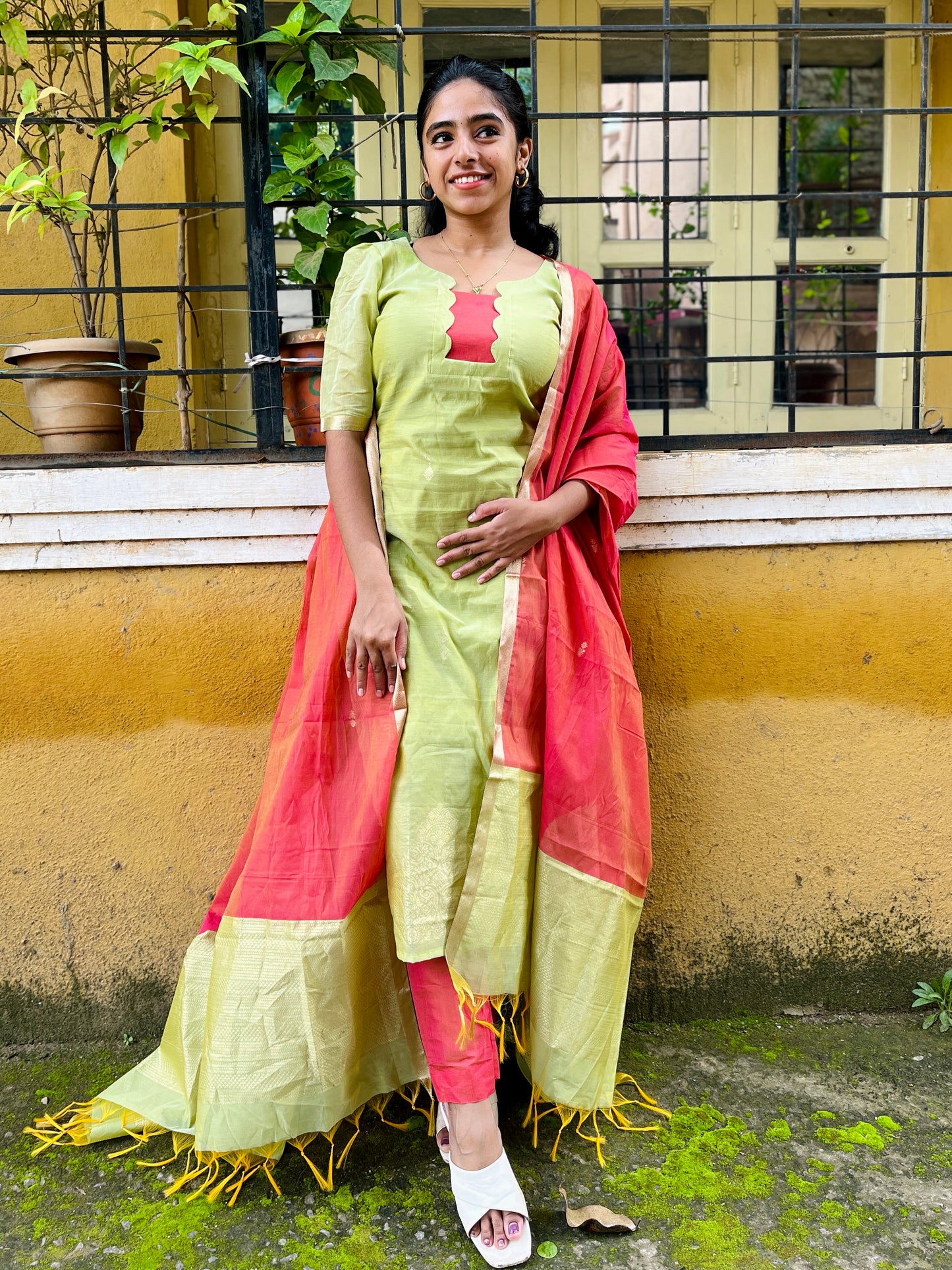 Thara [ SZ121 ]