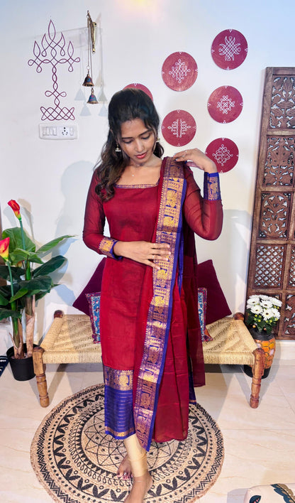 Poonghuzhalii