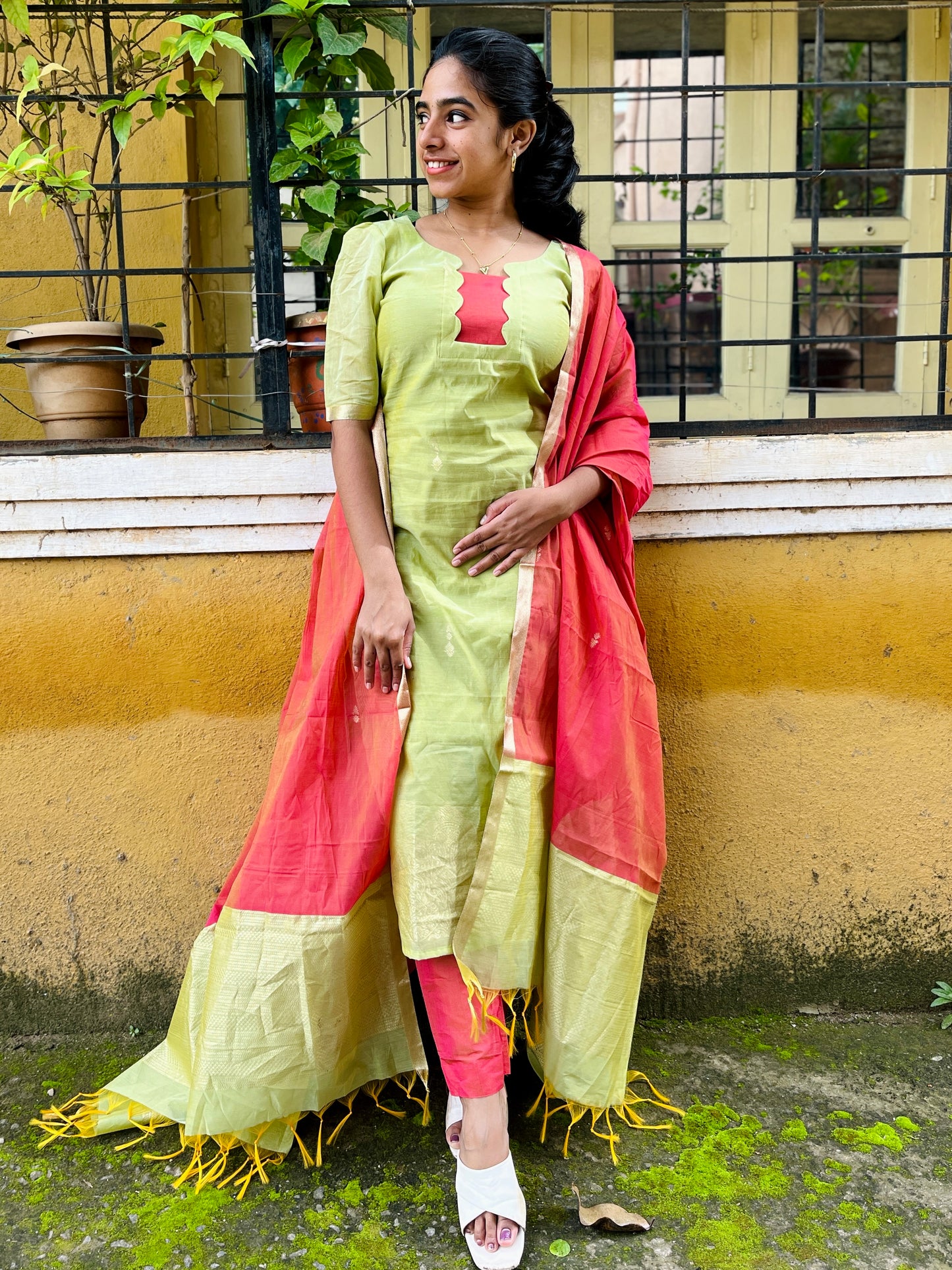 Thara [ SZ121 ]