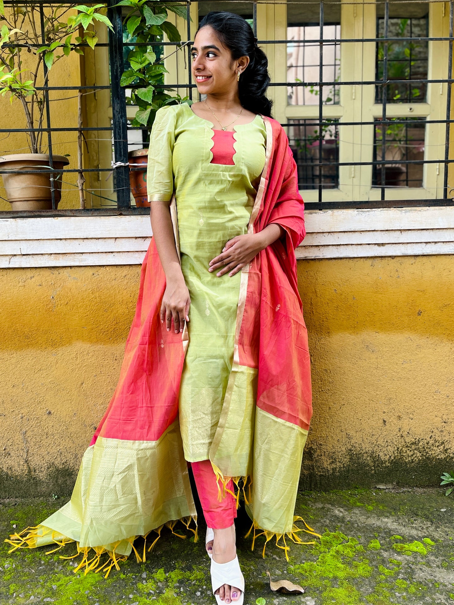 Thara [ SZ121 ]