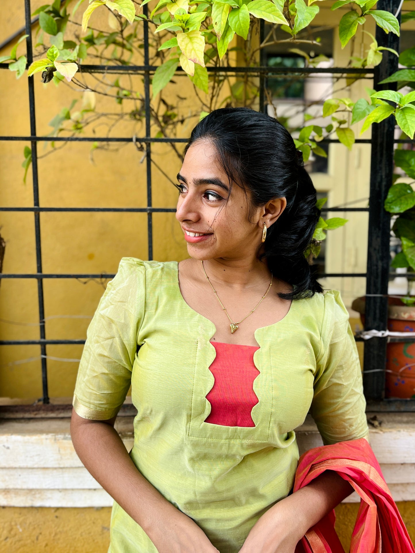 Thara [ SZ121 ]