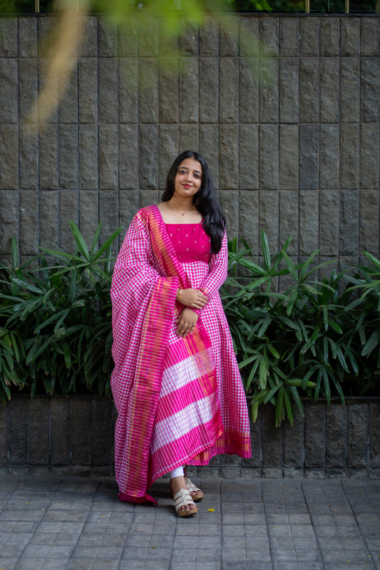 Kavi Nila [SZ159]