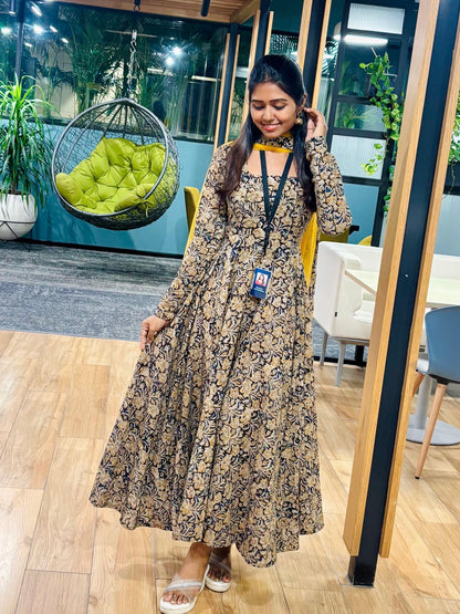 Dhivya Bharathi [ SZ133 ]